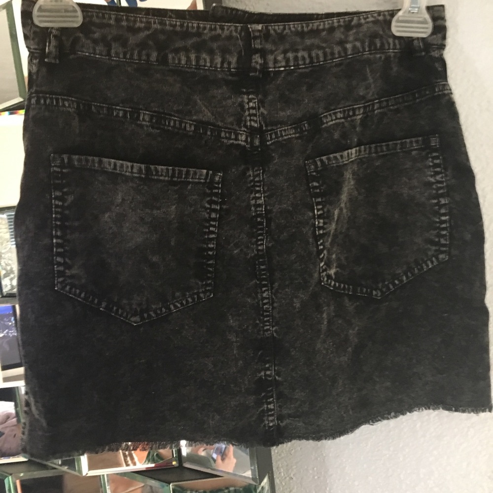 Forever 21 black denim skirt - Picture 2 of 3